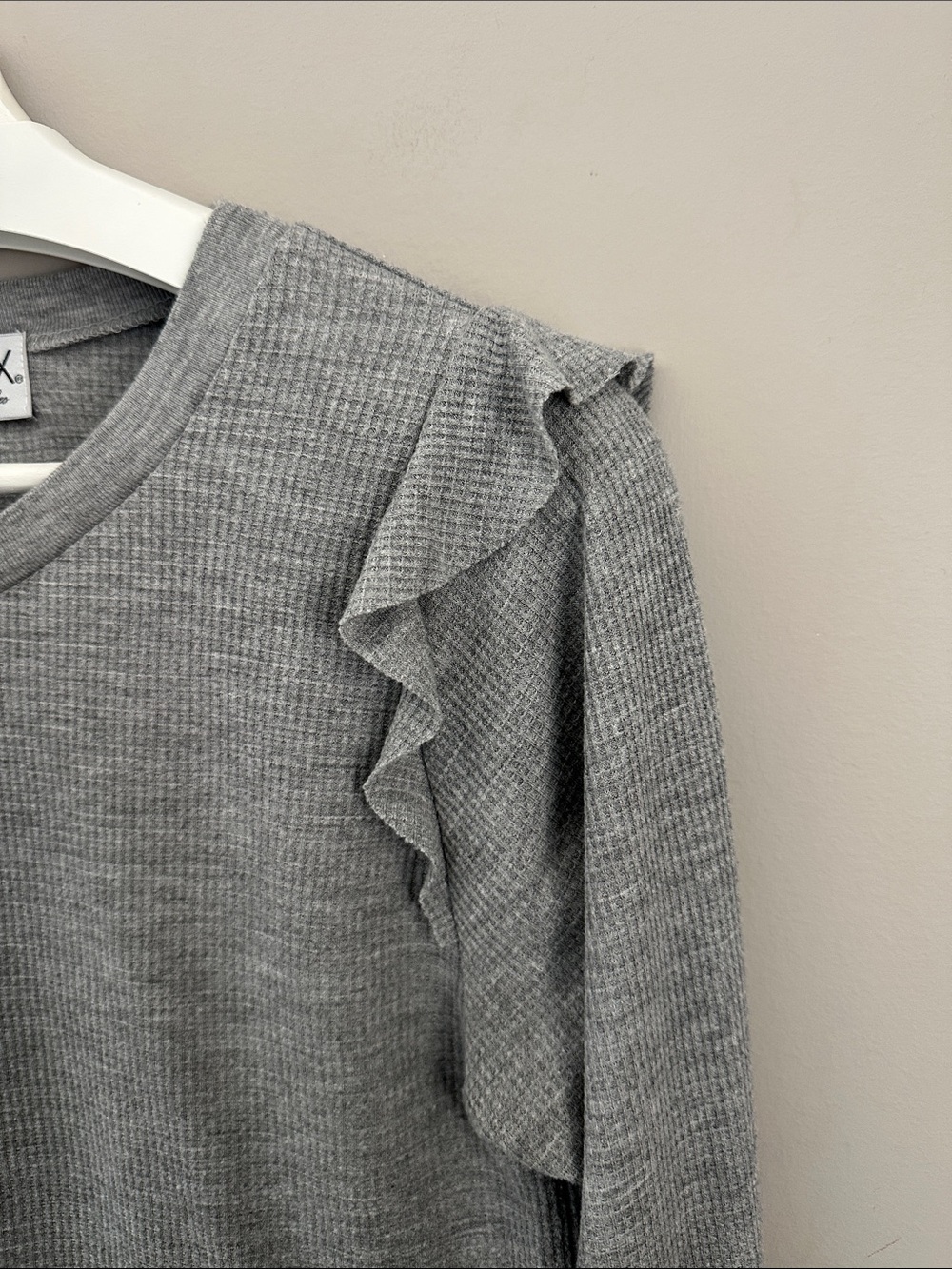 Wildfox Gray Ruffle-Shoulder Ribbed Long Sleeve Top - Picture 6 of 15